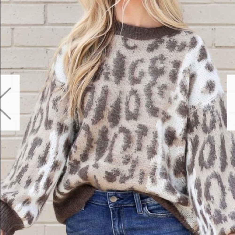 NEW! Fuzzy Leopard Luxe Knit Top. Medium - Picture 5 of 5